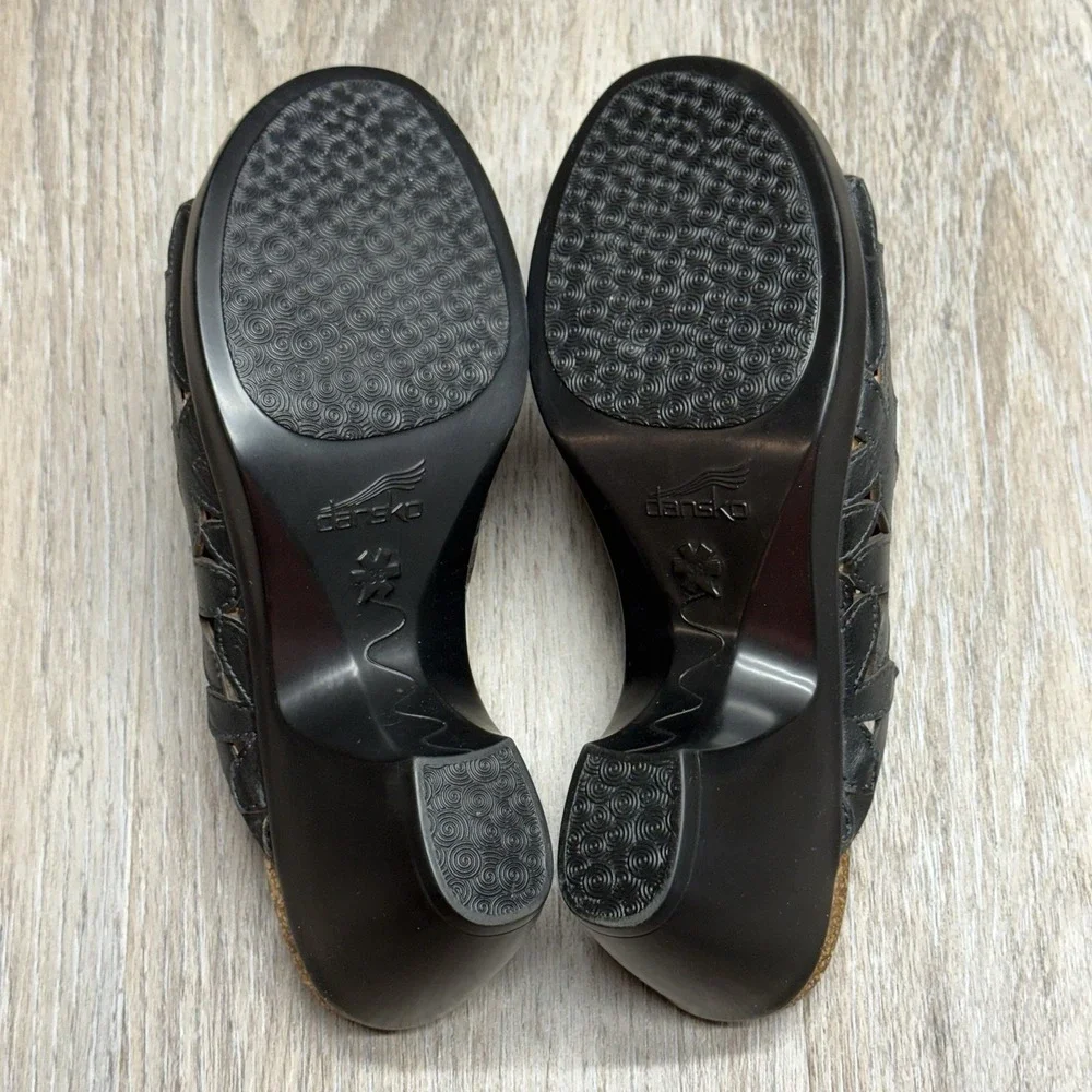 Dansko Clarissa Sandals Womens US 7.5-8 EU 38 Black Leather Floral Cutout